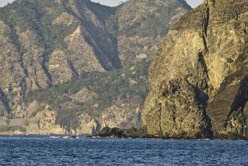 无人,横图,室外,白天,正面,旅游,度假,海浪,海洋,石头,美景,水,植物,东京,日本,亚洲,阴影,波纹,飞溅,溅,光线,石子,液体,影子,景观,浪花,水滴,娱乐,水珠,树,树木,蓝色,绿色,蓝天,水纹,天空,阳光,自然,海水,波浪,天,享受,休闲,景色,放松,生长,成长,喷洒,自然风光,海景,东亚,本州,关东地方,本州岛,日本国,东京都,大海,风浪,海,海水的波动,近岸浪,石块,岩石,涌浪,彩图