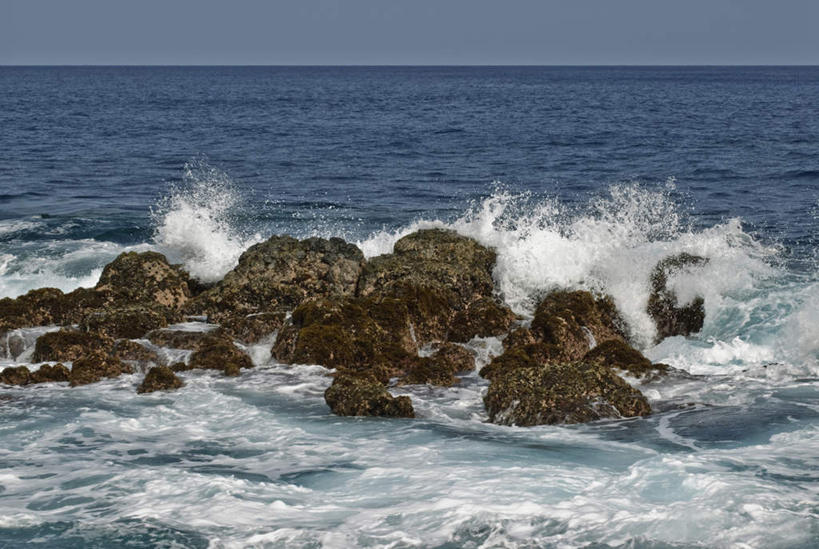 无人,横图,俯视,室外,白天,旅游,度假,海浪,海洋,礁石,石头,美景,水,东京,日本,亚洲,阴影,波纹,飞溅,溅,光线,石子,液体,影子,景观,浪花,水滴,水平线,辽阔,海平线,娱乐,水珠,蓝色,蓝天,水纹,天空,阳光,自然,海水,波浪,天,享受,休闲,广阔,景色,放松,一望无际,喷洒,自然风光,海景,东亚,本州,关东地方,本州岛,日本国,东京都,无边无际,一马平川,大海,风浪,海,海水的波动,礁,近岸浪,石块,岩石,涌浪,彩图,高角度拍摄,水天相接,水天一线