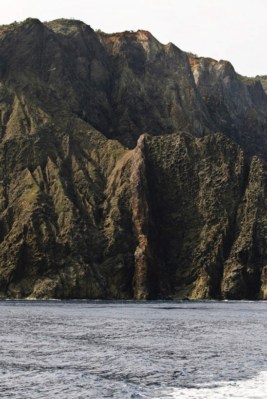 无人,竖图,室外,白天,正面,旅游,度假,海浪,海洋,石头,美景,山,山脉,水,植物,东京,日本,亚洲,阴影,波纹,飞溅,溅,光线,石子,液体,影子,景观,浪花,山峰,水滴,山峦,娱乐,水珠,树,树木,蓝色,绿色,蓝天,水纹,天空,阳光,自然,海水,波浪,群山,天,享受,休闲,景色,放松,生长,成长,喷洒,自然风光,海景,东亚,本州,关东地方,本州岛,日本国,东京都,大海,风浪,海,海水的波动,近岸浪,石块,岩石,涌浪,彩图