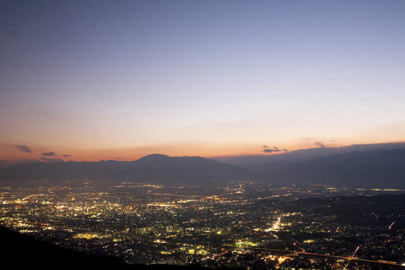 无人,家,横图,俯视,航拍,室外,白天,旅游,度假,美景,日落,城市风光,城市,建筑,长野县,日本,亚洲,阴影,光线,影子,房屋,屋子,景观,晚霞,霞光,落日,公寓,灯光,娱乐,建设,洋房,楼房,住宅,黄昏,享受,休闲,景色,彩霞,放松,鸟瞰,东亚,本州,本州岛,日本国,中部地方,长野,夕照,夕阳,彩图,高角度拍摄,房子,斜阳