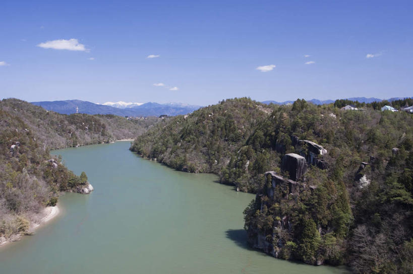 无人,横图,俯视,航拍,室外,白天,旅游,度假,河流,美景,山,树林,水,雪,植物,大雪,长野县,日本,亚洲,许多,阴影,光线,影子,河水,积雪,景观,山峰,水流,雪景,云,云朵,冬季,冬天,山峦,云彩,娱乐,树,树木,蓝色,绿色,白云,蓝天,天空,阳光,自然,天,享受,休闲,景色,放松,寒冷,生长,晴朗,成长,鸟瞰,自然风光,东亚,本州,本州岛,日本国,中部地方,长野,严寒,晴空,彩图,高角度拍摄