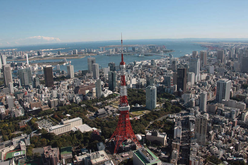 无人,学校,教学楼,操场,高楼大厦,横图,全景,俯视,航拍,室外,白天,度假,美景,树林,天际线,植物,城市风光,城市,大厦,道路,建筑,路,摩天大楼,公路,汽车,东京,日本,亚洲,一座,阴影,光线,影子,景观,水平线,云,云朵,建筑群,跑道,交通,海平线,东京铁塔,云彩,娱乐,建设,校园,车,树,树木,红色,蓝色,绿色,白云,蓝天,天空,阳光,自然,交通工具,轿车,天,享受,休闲,教室,景色,放松,生长,晴朗,成长,东京塔,鸟瞰,载具,东亚,本州,关东地方,本州岛,日本国,东京都,日本电波塔,晴空,马路,彩图,高角度拍摄,大楼,高层建筑,高楼,教学大楼,摩天楼