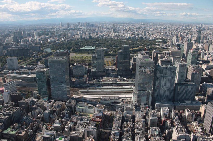 无人,高楼大厦,横图,全景,俯视,航拍,室外,白天,度假,美景,天际线,城市风光,城市,大厦,道路,建筑,路,摩天大楼,公路,汽车,东京,日本,亚洲,阴影,朦胧,模糊,光线,影子,景观,云,云朵,建筑群,交通,中央区,云彩,娱乐,建设,车,蓝色,白云,蓝天,天空,阳光,交通工具,轿车,天,享受,休闲,景色,放松,晴朗,鸟瞰,载具,东亚,本州,关东地方,本州岛,日本国,东京都,晴空,马路,彩图,高角度拍摄,大楼,高层建筑,高楼,摩天楼