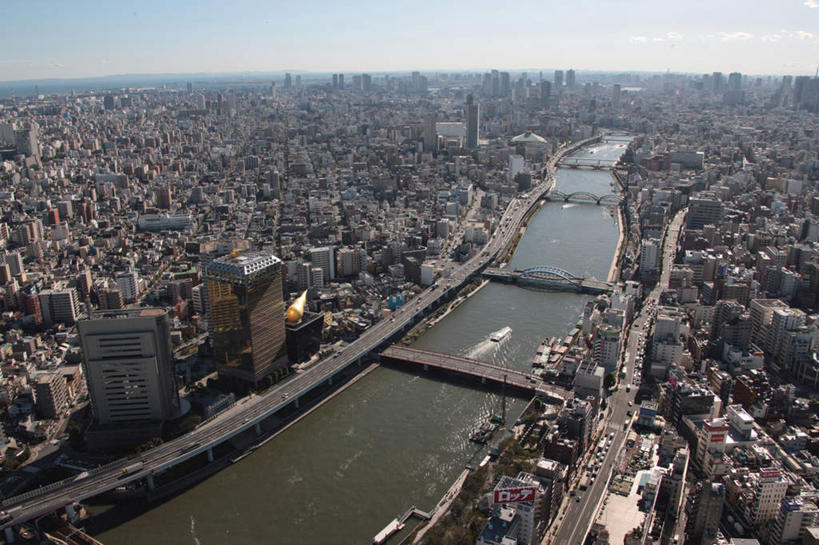 无人,高楼大厦,横图,全景,俯视,航拍,室外,白天,度假,河流,美景,水,天际线,植物,城市风光,城市,大桥,大厦,道路,建筑,立交桥,路,轮船,摩天大楼,桥梁,公路,船,汽车,东京,日本,亚洲,阴影,光线,影子,河水,景观,水流,云,云朵,高架,建筑群,斜拉桥,桥,交通,云彩,娱乐,建设,车,树,树木,蓝色,绿色,白云,蓝天,天空,阳光,自然,交通工具,轿车,天,享受,休闲,景色,放松,生长,晴朗,成长,鸟瞰,载具,东亚,本州,关东地方,本州岛,日本国,东京都,隅田川,墨田区,晴空,马路,彩图,高角度拍摄,大楼,高层建筑,高楼,摩天楼