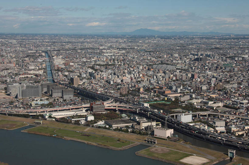 无人,家,横图,全景,俯视,航拍,室外,白天,旅游,度假,草地,草坪,河流,美景,树林,水,天际线,植物,别墅,城市风光,城市,大桥,道路,建筑,立交桥,路,桥梁,公路,东京,日本,亚洲,阴影,光线,影子,房屋,屋子,地平线,河水,景观,水流,云,云朵,高架,公寓,建筑群,桥,辽阔,地面,交通,云彩,娱乐,建设,洋房,楼房,住宅,草,树,树木,蓝色,绿色,白云,蓝天,天空,阳光,自然,天,享受,休闲,景色,放松,生长,晴朗,成长,一望无际,鸟瞰,延伸,东亚,本州,关东地方,本州岛,日本国,东京都,天地相交,晴空,马路,彩图,高角度拍摄,房子