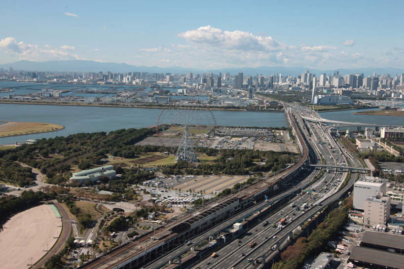 无人,家,横图,全景,俯视,航拍,室外,白天,旅游,度假,草地,草坪,河流,美景,树林,水,天际线,植物,别墅,城市风光,城市,大桥,道路,建筑,立交桥,路,桥梁,公路,东京,日本,亚洲,阴影,光线,影子,房屋,屋子,地平线,河水,景观,水流,云,云朵,高架,公寓,建筑群,摩天轮,桥,辽阔,地面,交通,云彩,娱乐,建设,洋房,楼房,住宅,草,树,树木,蓝色,绿色,白云,蓝天,天空,阳光,自然,天,享受,休闲,景色,放松,生长,晴朗,成长,一望无际,鸟瞰,延伸,东亚,本州,关东地方,本州岛,日本国,东京都,天地相交,晴空,马路,彩图,高角度拍摄,房子