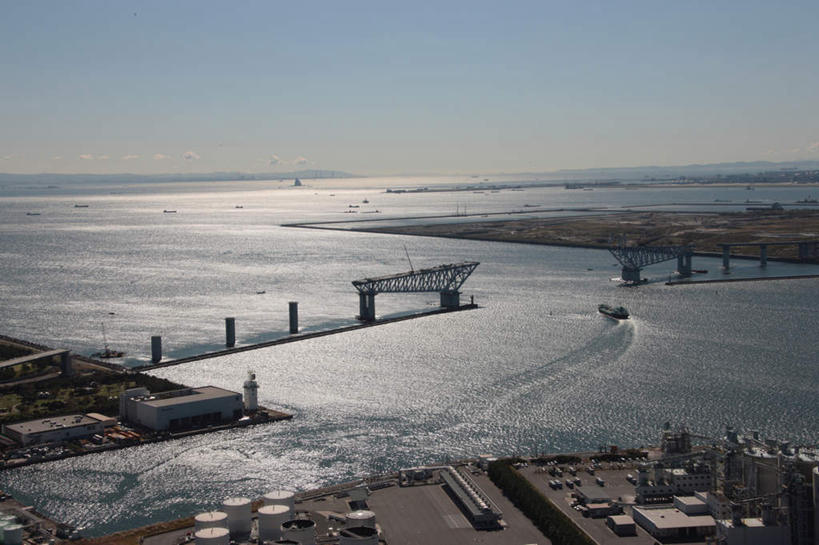 无人,家,横图,全景,俯视,航拍,室外,白天,旅游,度假,草地,草坪,海浪,海洋,美景,树林,天际线,植物,别墅,城市风光,城市,大桥,道路,建筑,立交桥,路,桥梁,公路,东京,日本,亚洲,阴影,光线,影子,房屋,屋子,景观,浪花,水平线,云,云朵,高架,公寓,建筑群,摩天轮,桥,辽阔,交通,海平线,江东区,云彩,娱乐,建设,洋房,楼房,住宅,草,树,树木,蓝色,绿色,白云,蓝天,天空,阳光,自然,海水,天,享受,休闲,广阔,景色,放松,生长,晴朗,成长,一望无际,鸟瞰,海景,东亚,本州,关东地方,本州岛,日本国,东京都,无边无际,一马平川,大海,海,海水的波动,晴空,马路,彩图,高角度拍摄,房子,水天相接,水天一线