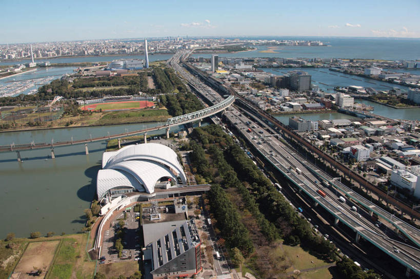 无人,体育馆,高楼大厦,运动场,横图,俯视,航拍,室外,白天,度假,草地,草坪,美景,植物,城市风光,标志建筑,城市,大桥,大厦,地标,建筑,立交桥,路,摩天大楼,桥梁,铁路,东京,日本,亚洲,阴影,光线,影子,地平线,景观,云,云朵,高架,桥,辽阔,地面,轨道,交通,铁轨,江东区,云彩,娱乐,建设,体育场,草,蓝色,绿色,白云,蓝天,天空,阳光,天,享受,休闲,景色,放松,运输,晴朗,一望无际,鸟瞰,延伸,东亚,本州,关东地方,本州岛,日本国,东京都,天地相交,运动馆,晴空,彩图,高角度拍摄,大楼,高层建筑,高楼,摩天楼