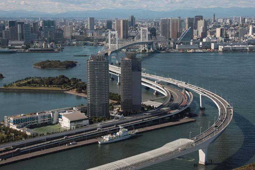 无人,高楼大厦,横图,全景,俯视,航拍,室外,白天,度假,草地,草坪,海洋,美景,树林,天际线,植物,城市风光,城市,大桥,大厦,建筑,立交桥,路,摩天大楼,桥梁,东京,日本,亚洲,阴影,光线,影子,地平线,景观,云,云朵,高架,斜拉桥,桥,地面,交通,东京湾,江东区,云彩,娱乐,建设,草,树,树木,蓝色,绿色,白云,蓝天,天空,阳光,自然,海水,天,享受,休闲,景色,放松,运输,生长,晴朗,成长,鸟瞰,海景,东亚,本州,关东地方,本州岛,日本国,东京都,大海,海,晴空,彩图,高角度拍摄,大楼,高层建筑,高楼,摩天楼