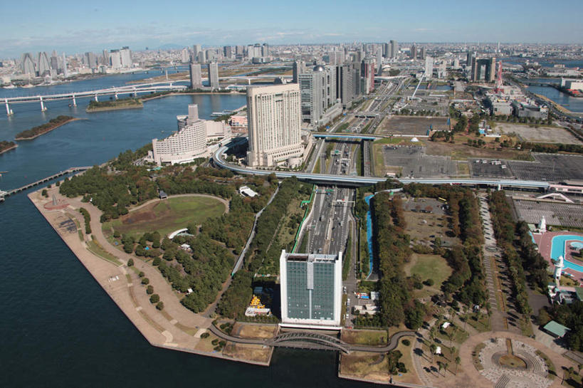 无人,高楼大厦,横图,全景,俯视,航拍,室外,白天,度假,草地,草坪,海洋,美景,树林,天际线,植物,城市风光,城市,大桥,大厦,建筑,立交桥,路,摩天大楼,桥梁,东京,日本,亚洲,阴影,光线,影子,地平线,景观,云,云朵,高架,斜拉桥,桥,地面,交通,云彩,娱乐,建设,草,树,树木,蓝色,绿色,白云,蓝天,天空,阳光,自然,海水,天,享受,休闲,景色,放松,运输,生长,晴朗,成长,御台场,鸟瞰,海景,东亚,本州,关东地方,本州岛,日本国,东京都,东京港,台场,大海,海,晴空,彩图,高角度拍摄,大楼,高层建筑,高楼,摩天楼