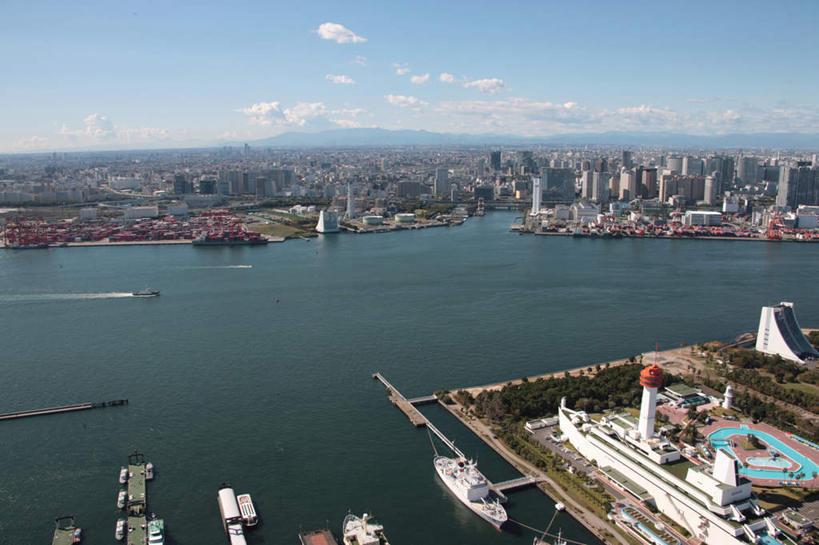 无人,高楼大厦,横图,俯视,航拍,室外,白天,度假,草地,草坪,海洋,美景,树林,植物,城市风光,城市,大桥,大厦,建筑,立交桥,路,摩天大楼,桥梁,东京,日本,亚洲,阴影,光线,影子,地平线,景观,云,云朵,高架,斜拉桥,桥,地面,交通,品川区,云彩,娱乐,建设,草,树,树木,蓝色,绿色,白云,蓝天,天空,阳光,自然,海水,天,享受,休闲,景色,放松,运输,生长,晴朗,成长,鸟瞰,海景,东亚,本州,关东地方,本州岛,日本国,东京都,大海,海,晴空,彩图,高角度拍摄,大楼,高层建筑,高楼,摩天楼