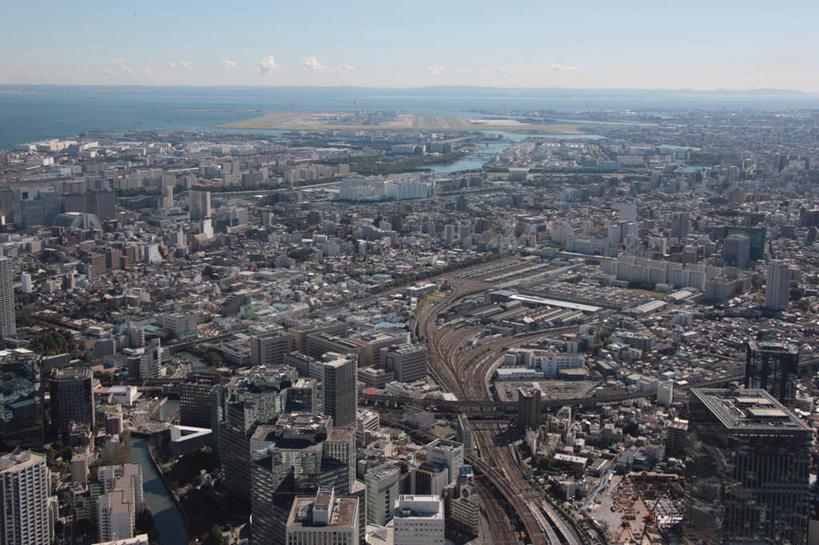 无人,高楼大厦,横图,全景,俯视,航拍,室外,白天,度假,海洋,美景,树林,天际线,植物,城市风光,标志建筑,城市,大厦,地标,建筑,摩天大楼,东京,日本,亚洲,阴影,光线,影子,景观,水平线,云,云朵,辽阔,海平线,品川区,云彩,娱乐,建设,树,树木,蓝色,绿色,白云,蓝天,天空,阳光,自然,海水,天,享受,休闲,广阔,景色,放松,生长,晴朗,成长,一望无际,鸟瞰,海景,东亚,本州,关东地方,本州岛,日本国,东京都,无边无际,一马平川,大海,海,晴空,彩图,高角度拍摄,大楼,高层建筑,高楼,摩天楼,水天相接,水天一线