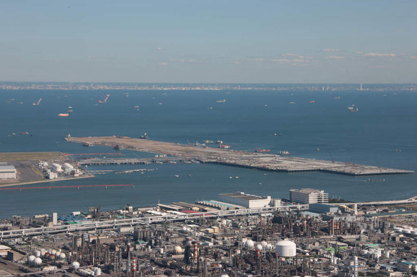 无人,家,横图,全景,俯视,航拍,室外,白天,草地,草坪,海洋,天际线,植物,道路,路,轮船,公路,船,东京,日本,亚洲,阴影,光线,影子,房屋,屋子,云,云朵,跑道,交通,云彩,楼房,住宅,草,蓝色,绿色,白云,蓝天,天空,阳光,海水,交通工具,天,晴朗,鸟瞰,载具,海景,东亚,本州,关东地方,本州岛,日本国,东京都,大海,海,晴空,马路,彩图,高角度拍摄,房子