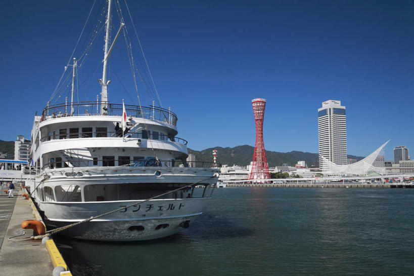 无人,高楼大厦,栏杆,码头,横图,室外,白天,正面,度假,海浪,海洋,美景,山,山脉,城市风光,城市,大厦,港口,建筑,摩天大楼,船,日本,亚洲,一艘,景观,浪花,山峰,建筑群,围栏,塔,游艇,地面,山峦,娱乐,建设,护栏,蓝色,白色,蓝天,天空,海水,交通工具,群山,天,享受,休闲,景色,放松,载具,海景,东亚,本州,本州岛,日本国,近畿地方,近畿,兵库,兵库县,神户,神户港,神户市,神戸,县厅,神戸市,神户塔,大海,风浪,海,海水的波动,近岸浪,涌浪,彩图,摆渡口,埠头,大楼,渡口,渡头,港湾,高层建筑,高楼,海港,货运码头,口岸,摩天楼,商港
