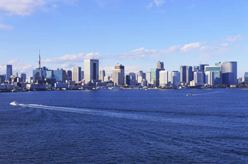 无人,高楼大厦,横图,全景,室外,白天,正面,度假,河流,美景,树林,水,天际线,植物,城市风光,城市,大厦,建筑,摩天大楼,船,东京,日本,亚洲,一艘,阴影,波纹,飞溅,溅,光线,液体,影子,河水,景观,水滴,水流,云,云朵,建筑群,游艇,彩虹大桥,云彩,娱乐,建设,水珠,树,树木,蓝色,绿色,白云,蓝天,水纹,天空,阳光,自然,船尾波,交通工具,波浪,天,享受,休闲,景色,放松,生长,成长,喷洒,载具,东亚,本州,关东地方,本州岛,日本国,东京都,日本彩虹大桥,彩图,大楼,高层建筑,高楼,摩天楼