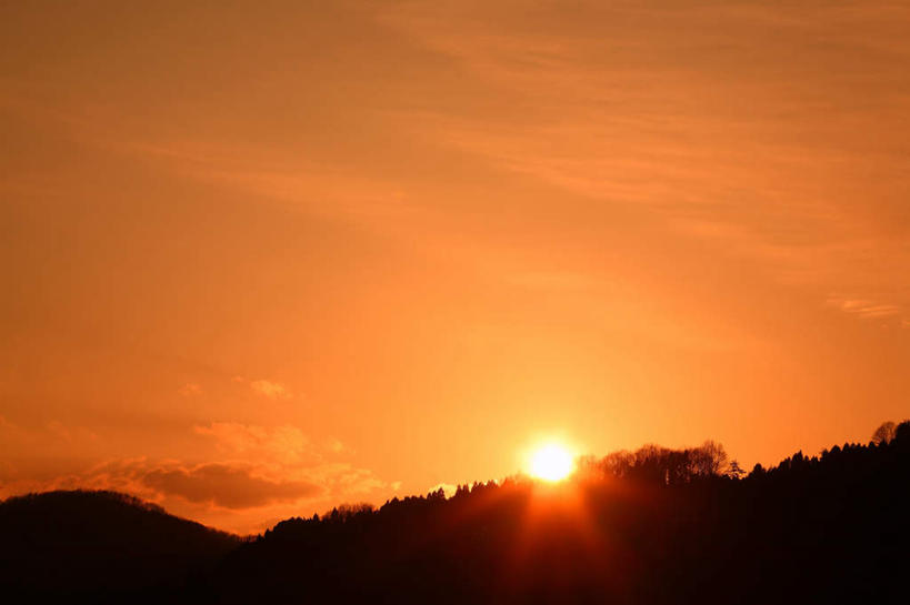 无人,横图,室外,白天,仰视,美景,日落,山,山脉,树林,太阳,植物,日本,亚洲,阴影,光线,影子,景观,山峰,晚霞,霞光,山峦,树,树木,黄色,绿色,天空,阳光,自然,黄昏,群山,天,景色,彩霞,生长,成长,自然风光,东亚,本州,关东地方,本州岛,日本国,崎玉,崎玉县,夕阳,彩图,低角度拍摄