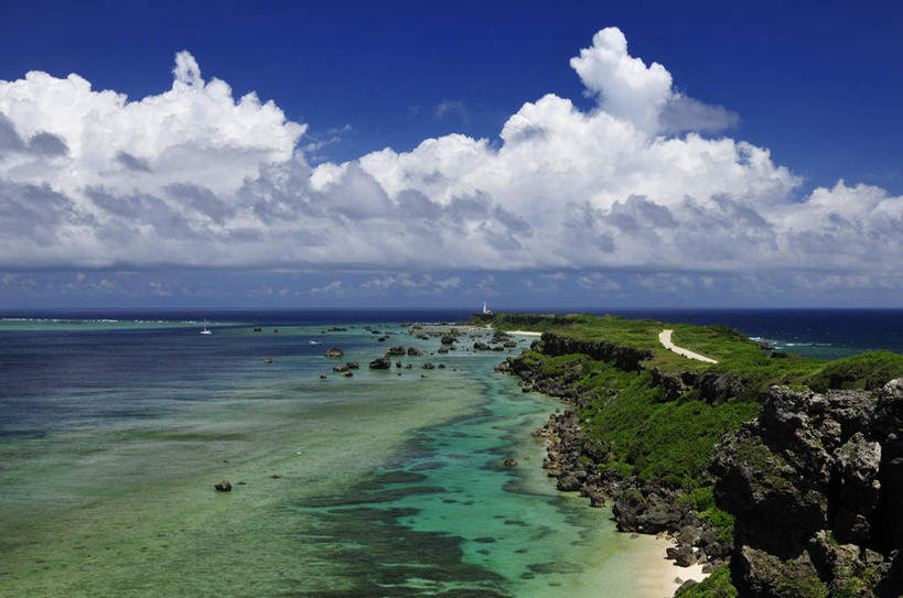 无人,横图,俯视,室外,白天,旅游,度假,海浪,海洋,礁石,石头,美景,沙滩,树林,植物,道路,路,公路,日本,亚洲,阴影,光线,沙子,石子,影子,海岸,景观,浪花,云,云朵,灯塔,交通,沙地,云彩,娱乐,冲绳,树,树木,一个,蓝色,绿色,白云,蓝天,天空,自然,海水,天,享受,休闲,景色,放松,生长,单个,成长,冲绳县,自然风光,海景,东亚,琉球群岛,日本国,九州地方,宫古岛,宫古列岛,大海,风浪,海,海水的波动,海滩,礁,近岸浪,石块,岩石,涌浪,马路,彩图,高角度拍摄
