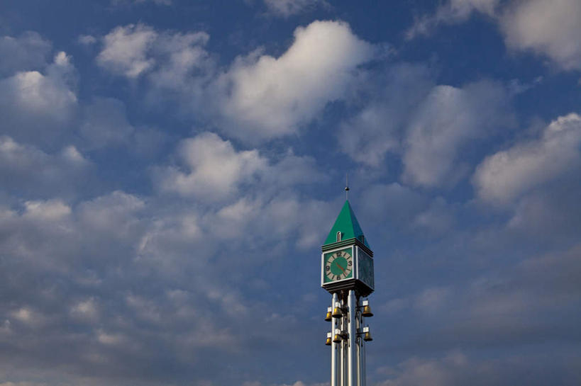 无人,游乐园,横图,室外,白天,仰视,旅游,度假,美景,游乐场,日本,亚洲,时间,时钟,景观,云,云朵,塔,计时,云彩,娱乐,钟塔,一个,蓝色,绿色,白色,白云,蓝天,天空,自然,钟表,天,享受,休闲,表,景色,放松,晴朗,单个,自然风光,东亚,本州,茨城,茨城县,关东地方,本州岛,日本国,塔钟,乐园,钟,晴空,彩图,低角度拍摄