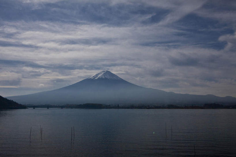 无人,横图,室外,白天,正面,旅游,度假,湖,湖泊,火山,美景,水,富士山,日本,亚洲,波纹,湖面,景观,水流,水面,云,云朵,涟漪,云彩,娱乐,蓝色,白云,蓝天,水纹,天空,自然,波浪,湖水,天,享受,休闲,景色,放松,晴朗,自然风光,东亚,本州,本州岛,日本国,中部地方,山梨,山梨县,水晕,活火山,死火山,休眠火山,晴空,彩图