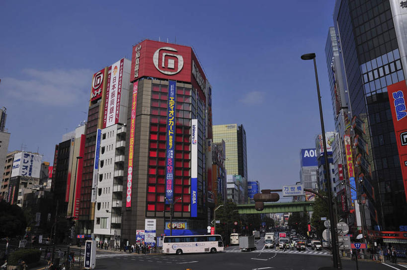 无人,高楼大厦,商店,横图,室外,白天,仰视,购物,旅游,度假,消费,草地,草坪,美景,植物,超市,大桥,大厦,道路,建筑,立交桥,路,摩天大楼,桥梁,公路,汽车,东京,日本,亚洲,阴影,光线,影子,景观,云,云朵,高架,斜拉桥,桥,分界线,停车线,交通,云彩,娱乐,车,草,树,树木,蓝色,绿色,白云,蓝天,天空,阳光,自然,交通工具,轿车,天,享受,休闲,景色,放松,金融,百货,千代田区,生长,成长,车行道,车行道分界线,自然风光,载具,标线,选购,贸易,百货公司,东亚,车行线,本州,关东地方,本州岛,日本国,东京都,血拼,马路,彩图,低角度拍摄,大楼,高层建筑,高楼,购物商场,购物中心,摩天楼,商业中心