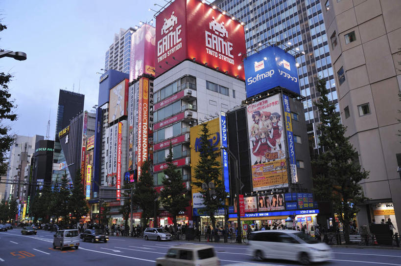 无人,高楼大厦,商店,横图,室外,白天,仰视,购物,旅游,度假,消费,草地,草坪,美景,植物,超市,大桥,大厦,道路,建筑,立交桥,路,摩天大楼,桥梁,公路,汽车,东京,日本,亚洲,阴影,光线,影子,景观,云,云朵,高架,斜拉桥,桥,分界线,停车线,交通,云彩,娱乐,车,草,树,树木,蓝色,绿色,白云,蓝天,天空,阳光,自然,交通工具,轿车,天,享受,休闲,景色,放松,金融,百货,千代田区,生长,成长,车行道,车行道分界线,自然风光,载具,标线,选购,贸易,百货公司,东亚,车行线,本州,关东地方,本州岛,日本国,东京都,血拼,马路,彩图,低角度拍摄,大楼,高层建筑,高楼,购物商场,购物中心,摩天楼,商业中心