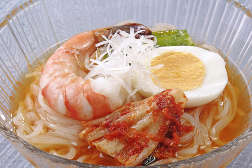 海鲜,面食,面条,无人,横图,俯视,室内,特写,白天,烹饪,餐桌,桌面,桌子,蛋,鸡蛋,面,虾,日本料理,料理,食品,拉面,水产,菜肴,美食,海洋生物,食物,一个,日式料理,日式,摄影,荞麦面,佳肴,影棚,单个,餐台,水生动物,海产品,水生物,海底动物,草鸡蛋,卵,彩图,高角度拍摄,影棚拍摄,拍摄