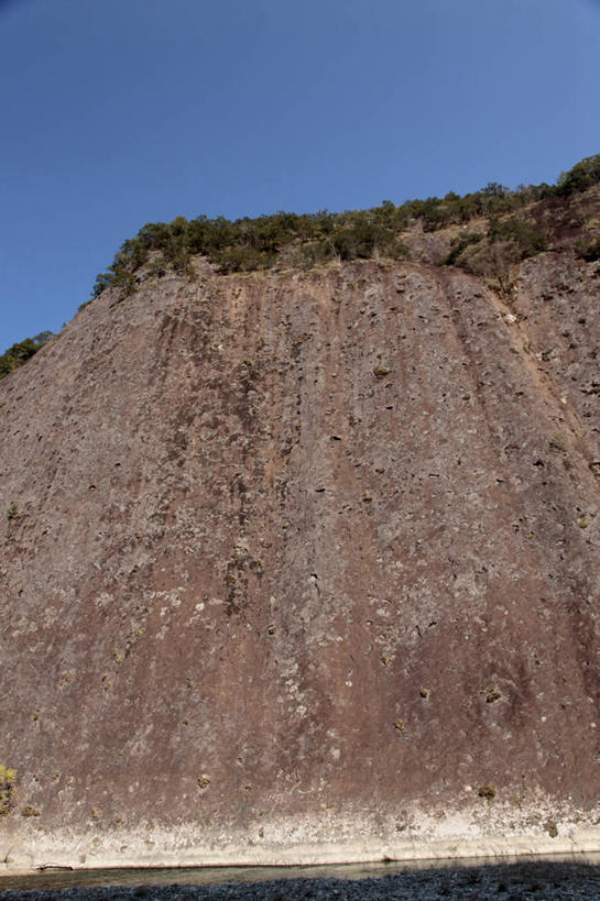 无人,竖图,室外,白天,正面,旅游,度假,石头,美景,山,山脉,日本,亚洲,阴影,光线,石子,影子,景观,山顶,山峰,山峦,娱乐,蓝色,蓝天,天空,阳光,自然,群山,天,享受,休闲,景色,放松,晴朗,自然风光,东亚,沉积岩,本州,万里无云,本州岛,日本国,近畿地方,近畿,和歌山,和歌山县,颠峰,极峰,水成岩,石块,岩石,晴空,晴空万里,彩图,东牟娄郡,古座川町