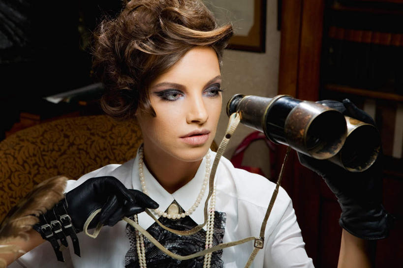 西方人,一个人,站,横图,室内,白天,正面,安全,仪器,科技,欧洲,欧洲人,仅一个年轻女性,仅一个女性,仅一个人,眺望,阴影,检查,研究,反射,分析,光线,科学,望远镜,影子,灯光,防护,注视,手套,观察,看,站着,清晰,探索,放大,观看,保护,仔细,科研,察看,科学技术,瞭望,聚焦,关注,保险,远视镜,瞭望镜,光学,保全,周全,安稳,安定,清楚,防护手套,双筒镜,双筒望远镜,平安,年轻女性,女人,女性,白种人,站立,半身,彩图,光学仪器,千里镜