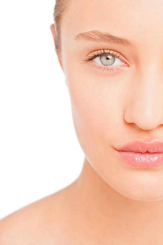 西方人,脸,头,眼睛,鼻子,嘴,脸颊,眉毛,睫毛,一个人,竖图,室内,特写,白天,白色背景,正面,欧洲,欧洲人,瞳孔,仅一个年轻女性,仅一个女性,仅一个人,注视,观察,看,诱惑,眼部,摄影,影棚,观看,勾引,察看,关注,引诱,尤物,年轻女性,女人,女性,白种人,头部,鼻,鼻孔,睫,脸部,脸蛋,眉,面部,眼,眼睫毛,眼眉,嘴巴,嘴唇,半身,彩图,影棚拍摄,拍摄,眼眉毛,佳丽,丽人,美人