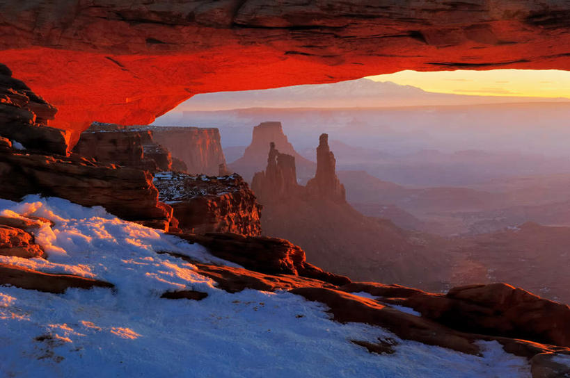 无人,公园,横图,室外,白天,正面,旅游,度假,日出,石头,美景,太阳,雪,大雪,美国,阴影,朦胧,模糊,光线,石子,影子,积雪,景观,雪景,冬季,冬天,朝霞,晨曦,黎明,娱乐,蓝色,蓝天,天空,阳光,自然,天,享受,休闲,景色,放松,寒冷,晴朗,北美,北美洲,国家公园,犹他州,自然风光,美洲,万里无云,北亚美利加洲,亚美利加洲,犹他,蜂窝之州,蜂房州,严寒,美国峡谷地国家公园,石块,岩石,朝阳,晴空,晴空万里,彩图,破晓