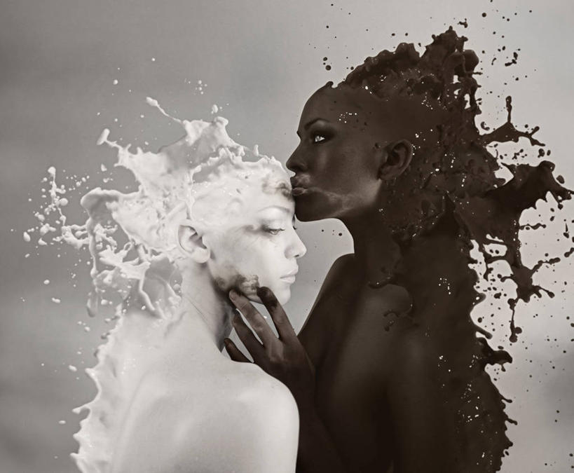 牛奶,西方人,无人,两个人,闭眼,摸,吻,横图,室内,白天,正面,数码,科技,欧洲,非洲,黑人,欧洲人,抚摸,阴影,飞溅,溅,网络,食品,糖,糖果,甜点,甜品,饮品,高光,几何,计算机图形,营养,合成,注视,食物,饮料,黑色,甜食,巧克力,观察,看,观看,朱古力,电脑合成图,数码合成图,察看,乳制品,合成图,奶,牛乳,关注,喷洒,写实,具体,具象,安神,年轻女性,女人,女性,白种人,非洲人,闭眼睛,闭着眼,闭着眼睛,触摸,接触,亲,亲吻,半身,彩图