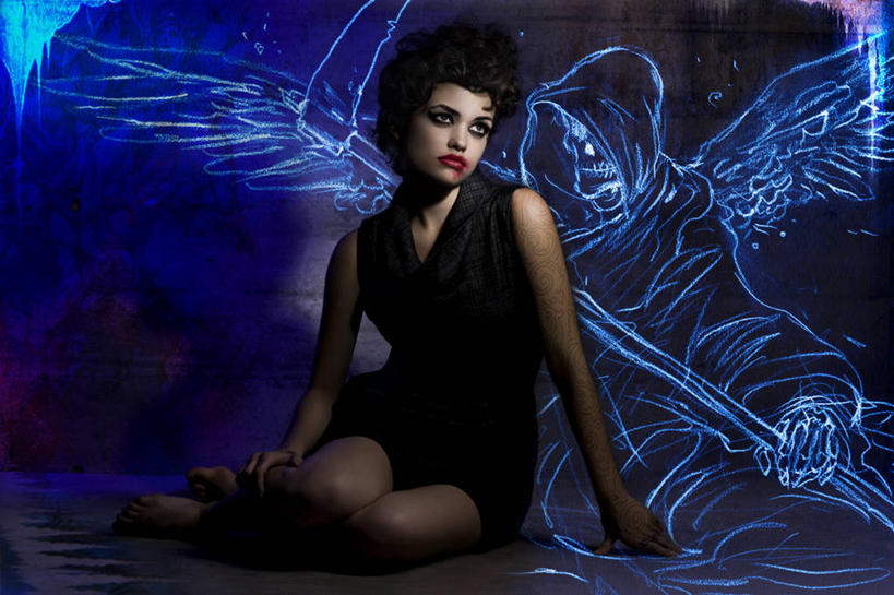 西方人,一个人,坐,横图,插画,室内,白天,正面,抽象,裙子,绘画,数码,科技,欧洲,欧洲人,仅一个年轻女性,仅一个女性,仅一个人,撑,阴影,连衣裙,艺术,网络,彩绘,图案,墙,艺术品,高光,几何,计算机图形,古典,合成,图画,扭头,注视,光脚,文化,墙壁,墙面,画,工艺品,扶,观察,看,品味,转头,概念,赤脚,观看,美术,电脑合成图,数码合成图,察看,撑着,高雅,扶着,合成图,关注,漫画,写实,具体,具象,美学,图文,年轻女性,女人,女性,白种人,坐着,彩图,全身,涂鸦