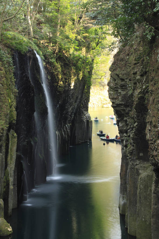 无人,竖图,室外,白天,正面,旅游,度假,河流,石头,美景,瀑布,树林,水,峡谷,植物,日本,亚洲,飞溅,溅,石子,液体,河水,景观,水滴,水流,山谷,娱乐,水珠,树,树木,绿色,自然,享受,休闲,景色,放松,生长,成长,岩层,喷洒,自然风光,东亚,日本国,九州本岛,九州,九州岛,九州地方,宫崎,宫崎县,高千穗,跌水,石块,岩石,彩图,高千穗町,西臼杵郡