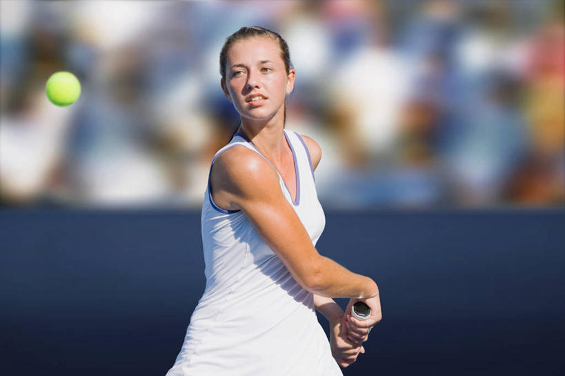 西方人,一个人,运动员,站,横图,室外,白天,正面,运动服,锻炼,快乐,比赛,运动,竞争,网球,欧洲,欧洲人,仅一个年轻女性,仅一个女性,仅一个人,握,阴影,服装,朦胧,模糊,光线,网球拍,影子,球拍,网球装备,网球运动员,注视,娱乐,运动器械,一个,衣服,白色,阳光,观察,看,站着,休闲,健身器械,握着,服饰,单个,观看,察看,体育运动,衣着,穿着,关注,健身器材,衣饰,体育,网球比赛,网球赛,网球运动,年轻女性,女人,女性,白种人,体育运动员,运动选手,站立,半身,彩图,健身,运动器材,运动装