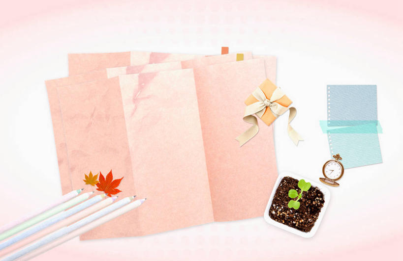 无人,横图,插画,室内,白天,正面,复古,数码,科技,秋季,植物,礼盒,礼物,叶子,两片,许多,阴影,时间,粘性,网络,笔,盆栽,时钟,丝绸,丝带,纹理,纸,纸盒,泥土,土壤,枫叶,枯叶,绿叶,落叶,办公用品,便利贴,便签,缎带,稿纸,盆景,信纸,纸张,很多,高光,几何,计算机图形,合成,计时,图画,绸带,盒子,画,怀表,文具,排列,一个,粉色,黄色,红色,蓝色,绿色,白色,自然,包装盒,便签纸,铅笔,学习用品,礼品盒,钟表,嫩叶,表,礼品,生长,单个,成长,枫树叶,挂表,办公设备,文具用品,记事,电脑合成图,数码合成图,合成图,队列,漫画,肌理,写实,具体,具象,快捷,文化工具,方便,N次贴,便条贴,告诉贴,即时贴,便贴纸,叶,叶片,叶脉,钟,秋,秋天,彩图,速写纸,文稿纸,演算纸