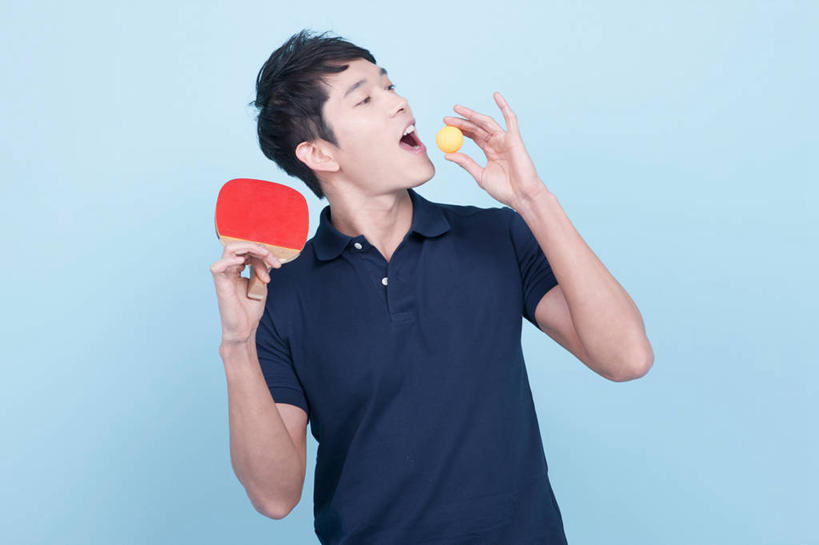 东方人,一个人,运动员,站,横图,室内,白天,正面,运动服,亚洲,仅一个男性,仅一个人,握,蓝色背景,服装,乒乓球拍,乒乓球装备,球拍,拿,拿着,注视,黄种人,运动器械,仅一个年轻男性,衣服,观察,看,站着,张嘴,健身器械,握着,摄影,服饰,影棚,观看,察看,衣着,穿着,关注,健身器材,张大嘴巴,乒乓球球拍,衣饰,乒乓球,乒乓球运动,男人,男性,年轻男性,亚洲人,张开嘴,体育运动员,运动选手,站立,半身,彩图,影棚拍摄,拍摄,乒乓球运动员,运动器材,运动装