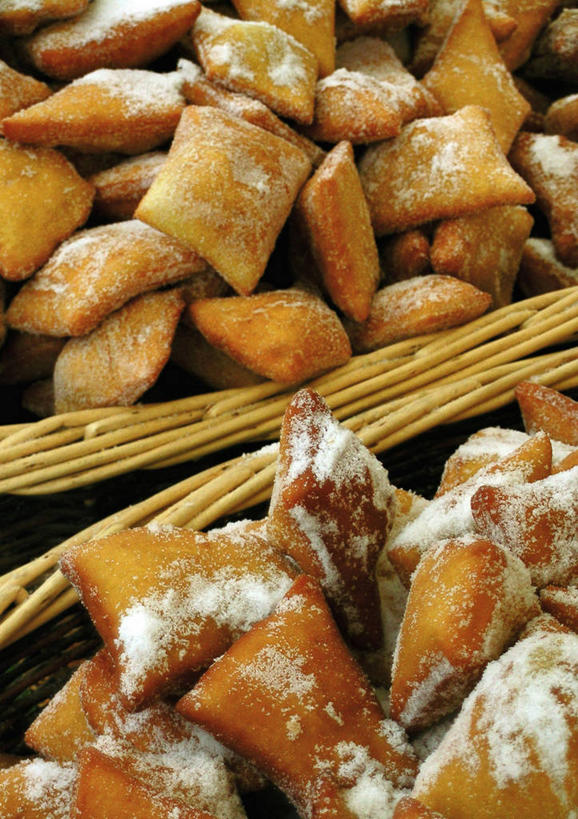 点心,无人,商店,交叉,竖图,俯视,室内,特写,白天,购物,下午茶,消费,竹子,一堆,许多,堆叠,堆积,竹制,编织,粉末,篮子,调料,食品,糖,调味品,很多,调味料,商铺,食物,糕点,两个,竹篮,粉,金融,竹条,堆,交织,竹制品,选购,贸易,糖粉,血拼,粉状,粉剂,市肆,商号,穿插,彩图,高角度拍摄,店铺,糖类,蛋糕