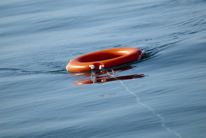 游泳,无人,横图,俯视,室外,白天,海浪,海洋,美景,德国,欧洲,阴影,波纹,光线,圆形,救生圈,图形,影子,圆,塑料,景观,浪花,几何,红色,水纹,阳光,自然,海水,绳子,塑料制品,游泳圈,波浪,景色,充气,绳索,救生,西欧,数学,自然风光,海景,德意志联邦共和国,泅水,大海,风浪,海,海水的波动,近岸浪,涌浪,彩图,高角度拍摄,几何图形,平面图形