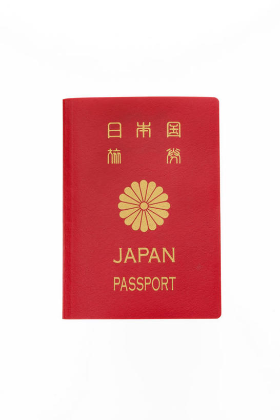 无人,竖图,室内,特写,白天,白色背景,正面,静物,一本,阴影,反射,日文,英文,标志,文字,影子,字符,字母,标识,红色,本子,摄影,影棚,英文字母,护照,证明,通行,身份,日语,彩图,影棚拍摄,拍摄