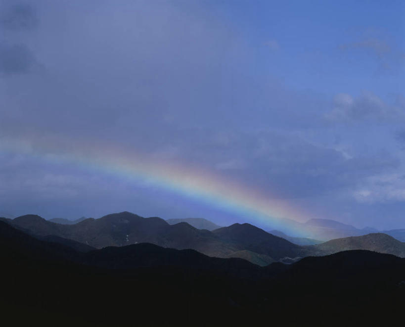 无人,横图,室外,白天,正面,旅游,度假,彩虹,火山,石头,美景,山,山脉,秋田县,日本,亚洲,阴影,光线,石子,影子,景观,山峰,云,云朵,山峦,背光,云彩,娱乐,蓝色,白云,蓝天,天空,阳光,自然,群山,天,享受,休闲,景色,放松,晴朗,自然风光,逆光,东亚,本州,本州岛,日本国,宫城,宫城县,秋田,岩手,岩手县,东北地方,栗驹山,石块,岩石,虹,虹桥,七彩虹,晴空,天虹,彩图