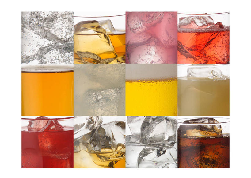 果汁,啤酒,无人,横图,彩色,室内,白天,白色背景,正面,数码,科技,水,杯子,一排,阴影,飞溅,整齐,并列,并排,溅,网络,纹路,纹理,液体,冰,水滴,冰块,酒类,饮品,高光,几何,计算机图形,合成,冷冻,可乐,玻璃制品,酒,水珠,饮料,排列,水杯,碳酸饮料,寒冷,冷藏,电脑合成图,数码合成图,冰冷,合成图,队列,可口,喷洒,平行,肌理,写实,具体,具象,保鲜,适口,玻璃杯,彩图