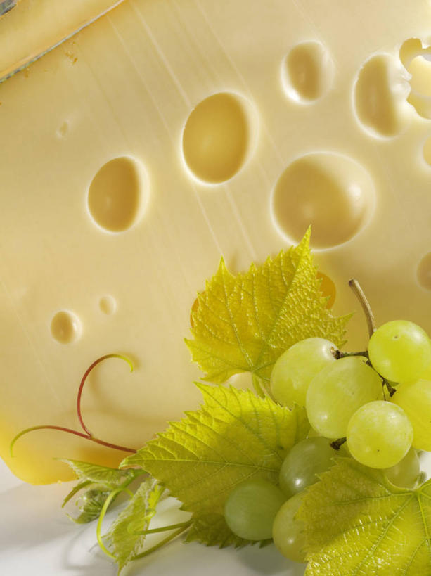 奶酪,无人,竖图,俯视,室内,特写,白天,餐桌,桌子,葡萄,水果,一堆,许多,切开,阴影,堆叠,新鲜,反射,影子,生食,干酪,起司,食品,果实,芝士,很多,营养,食物,黄色,绿色,切,乳酪,有机食品,绿色食品,餐台,堆,乳制品,发酵,剖面,切面,山葫芦,蒲桃,草龙珠,彩图,高角度拍摄