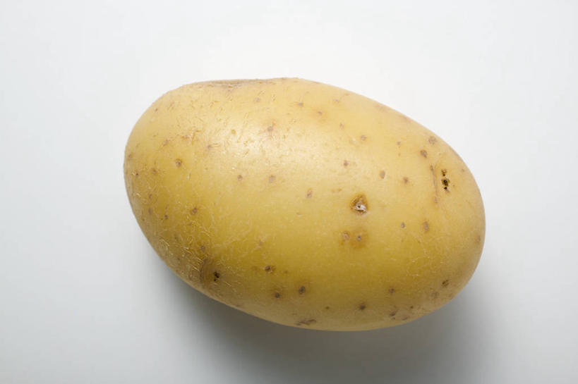 无人,横图,俯视,室内,特写,白天,白色背景,桌面,桌子,蔬菜,土豆,阴影,新鲜,反射,木制,影子,食品,食物,一个,黄色,木制品,摄影,有机食品,绿色食品,影棚,单个,馍馍蛋,洋芋,山药蛋,马铃薯,彩图,高角度拍摄,影棚拍摄,拍摄