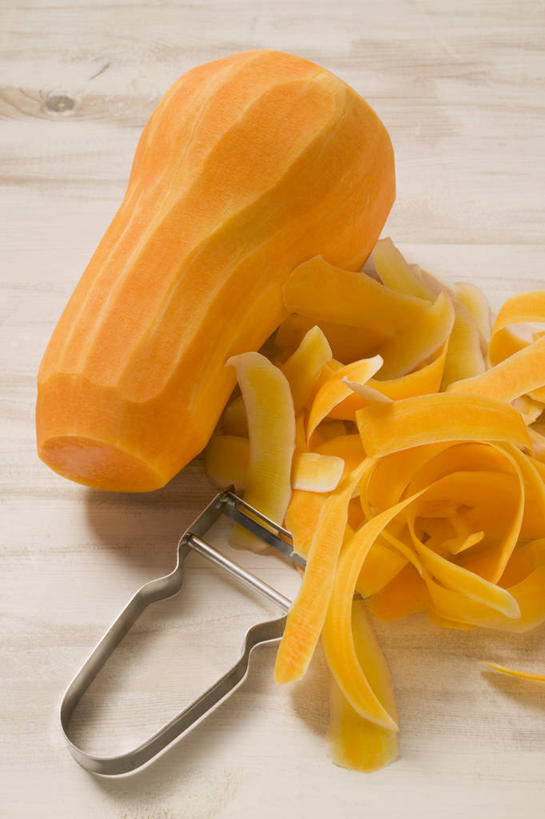 无人,竖图,俯视,室内,特写,白天,餐桌,桌子,南瓜,蔬菜,阴影,新鲜,反射,影子,金瓜,食品,刀具,番瓜,食物,一个,黄色,刀,摄影,有机食品,绿色食品,影棚,单个,餐台,麦瓜,倭瓜,剥皮刀,彩图,高角度拍摄,影棚拍摄,拍摄