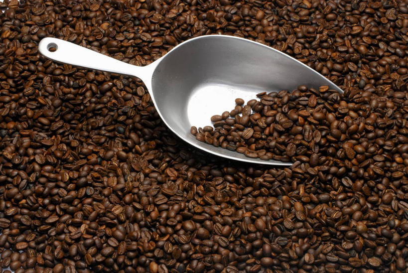 咖啡,无人,横图,俯视,室内,特写,白天,植物,豆,金属制品,一堆,许多,阴影,堆叠,堆积,反射,金属,影子,豆类,豆子,容器,咖啡豆,摄影,影棚,储藏,堆,储存,豆科,咖啡因,彩图,高角度拍摄,影棚拍摄,拍摄,贮存