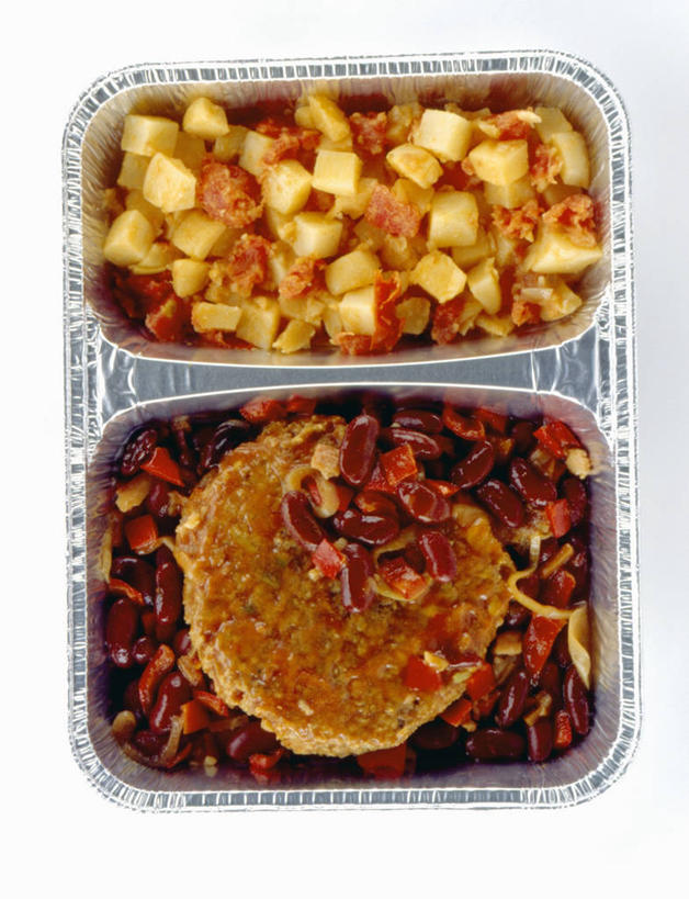 无人,竖图,俯视,室内,特写,白天,白色背景,烹饪,西餐,蔬菜,土豆,阴影,新鲜,反射,包装,包装纸,铝箔纸,锡箔纸,影子,纸,塑料,肉,牛排,牛肉,料理,食品,纸张,菜肴,美食,肉类,盒子,食物,一个,容器,塑料制品,西式,摄影,佳肴,有机食品,绿色食品,影棚,单个,储藏,包装材料,储存,肉食,锡箔,铝箔,馍馍蛋,洋芋,山药蛋,马铃薯,彩图,高角度拍摄,影棚拍摄,拍摄,贮存