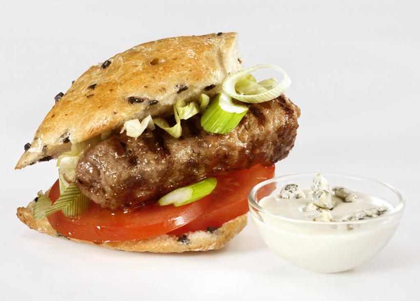 点心,面包,无人,横图,俯视,室内,特写,白天,白色背景,烹饪,西餐,餐桌,桌子,蔬菜,西红柿,玻璃,阴影,新鲜,反射,影子,调料,酱料,酱汁,肉,佐料,三明治,料理,食品,面点,调味品,调味料,猪肉,酱,菜肴,美食,肉类,玻璃制品,食物,糕点,一个,容器,碗,快餐,西式,摄影,佳肴,有机食品,绿色食品,影棚,单个,餐台,储藏,储存,肉食,西式快餐,小圆面包,三文治,豚肉,番茄,彩图,高角度拍摄,影棚拍摄,拍摄,贮存