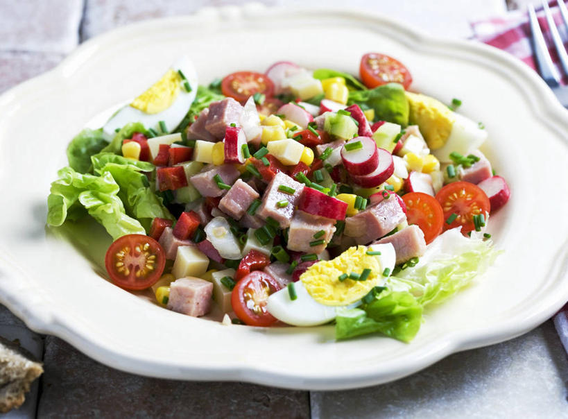 无人,横图,俯视,室内,特写,白天,玉米,餐桌,桌子,蔬菜,西红柿,小番茄,餐具,一堆,阴影,堆叠,堆积,新鲜,反射,棒子,碟子,盘,影子,玉蜀黍,蛋,鸡蛋,肉,生食,蔬菜沙拉,沙拉,食品,色拉,火腿,猪肉,沙律,肉类,食物,腌制,一个,盘子,碟,有机食品,绿色食品,单个,餐台,色拉酱,堆,苞米,千岛酱,苞芦,肉食,豚肉,苞谷,草鸡蛋,包谷,大蜀黍,番麦,薏米包,玉高粱,玉麦,珍珠米,卵,熏制,火肉,兰熏,猪腿,小西红柿,樱桃小番茄,珍珠小番茄,樱桃番茄,圣女果,番茄,彩图,高角度拍摄