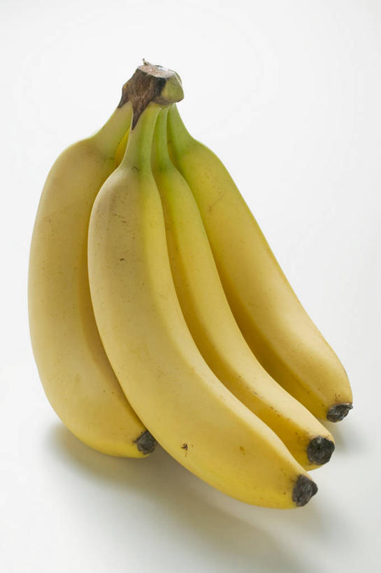 无人,竖图,俯视,室内,特写,白天,白色背景,桌面,桌子,香蕉,水果,阴影,新鲜,反射,木制,影子,生食,食品,果实,食物,黄色,木制品,摄影,有机食品,绿色食品,影棚,甘蕉,彩图,高角度拍摄,影棚拍摄,拍摄