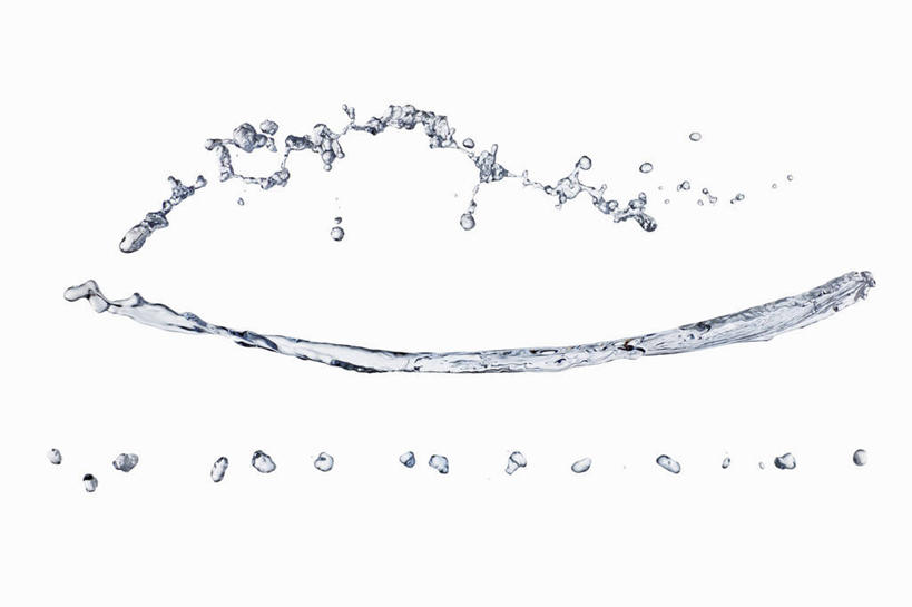 无人,横图,俯视,室内,特写,白天,白色背景,桌面,桌子,阴影,飞溅,溅,反射,木制,液体,影子,水滴,水珠,木制品,摄影,影棚,喷洒,彩图,高角度拍摄,影棚拍摄,拍摄